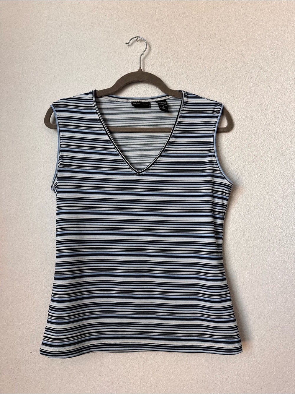 New York & Company Striped V-Neck Sleeveless Top Size S